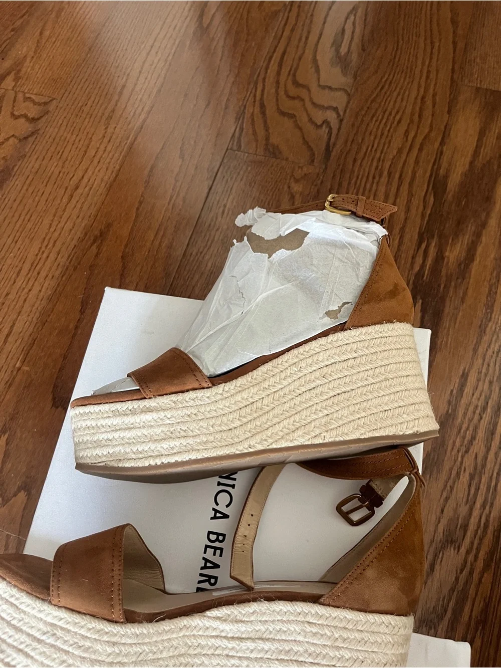 New Veronica Beard Caramel Gianna Sandals   Size 9.5